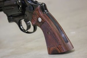 画像6: 【ネコポス対応】パンドラアームズ/AWG-1465/S&W M29(Nフレーム・スクエアパッド)チェッカー/ブラウン ウッドグリップ(タナカワークス社製)