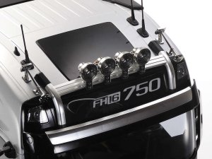 画像4: タミヤ(TAMIYA)/47528/1/14RC ボルボ FH16 750 8×4レッカートラック(シルバーエディション)(未組立)