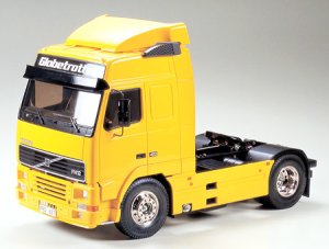 画像1: タミヤ(TAMIYA)/56312/トレーラーヘッド ボルボ FH12 グローブトロッター 420(未組立)