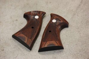 画像1: 【ネコポス対応】パンドラアームズ/AWG-1465/S&W M29(Nフレーム・スクエアパッド)チェッカー/ブラウン ウッドグリップ(タナカワークス社製)