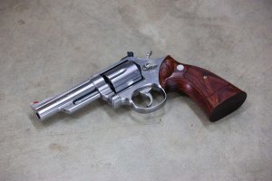 画像6: パンドラアームズ/AWG-1473/S&W M19 Kフレーム・スクエアパッド/ターゲットグリップ/フットボールカット/チェッカー/ブラウン